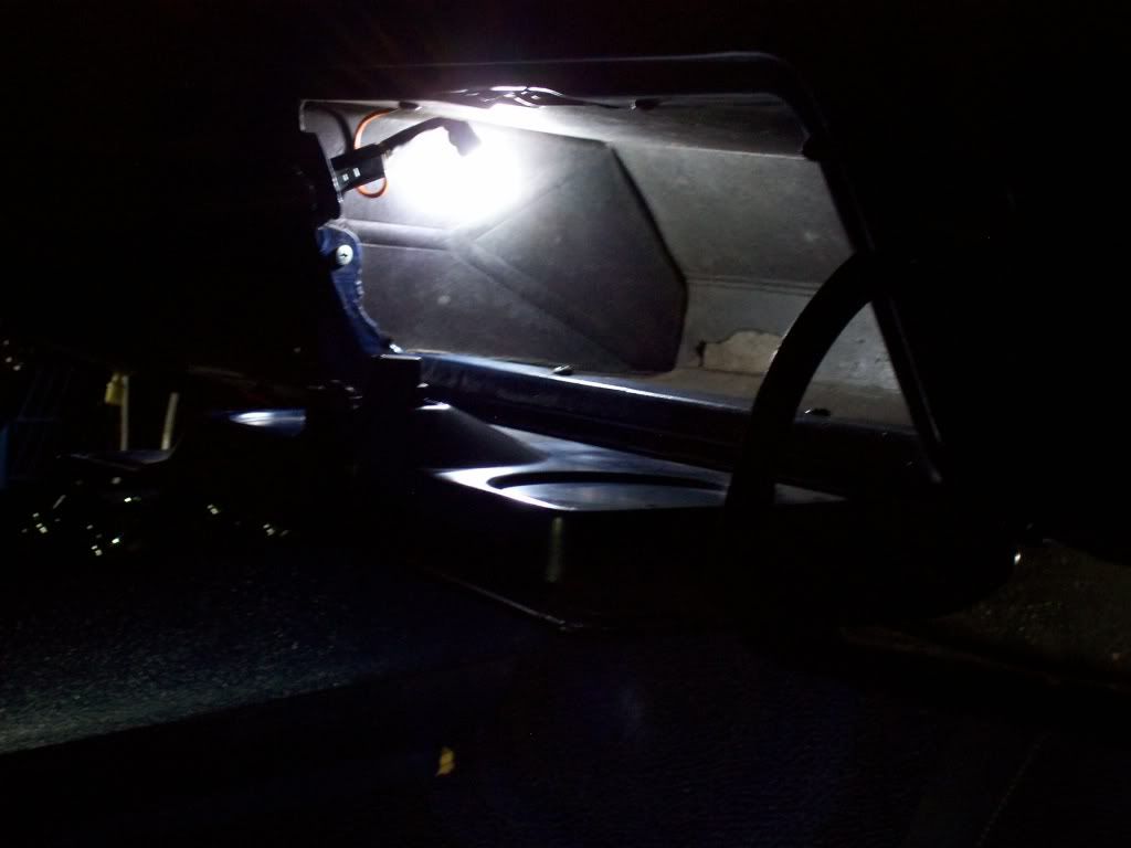 9 LED Glovebox Light Team Camaro Tech