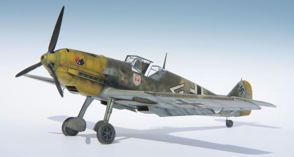 Bf109E-4001_zpsd0424af2.jpg