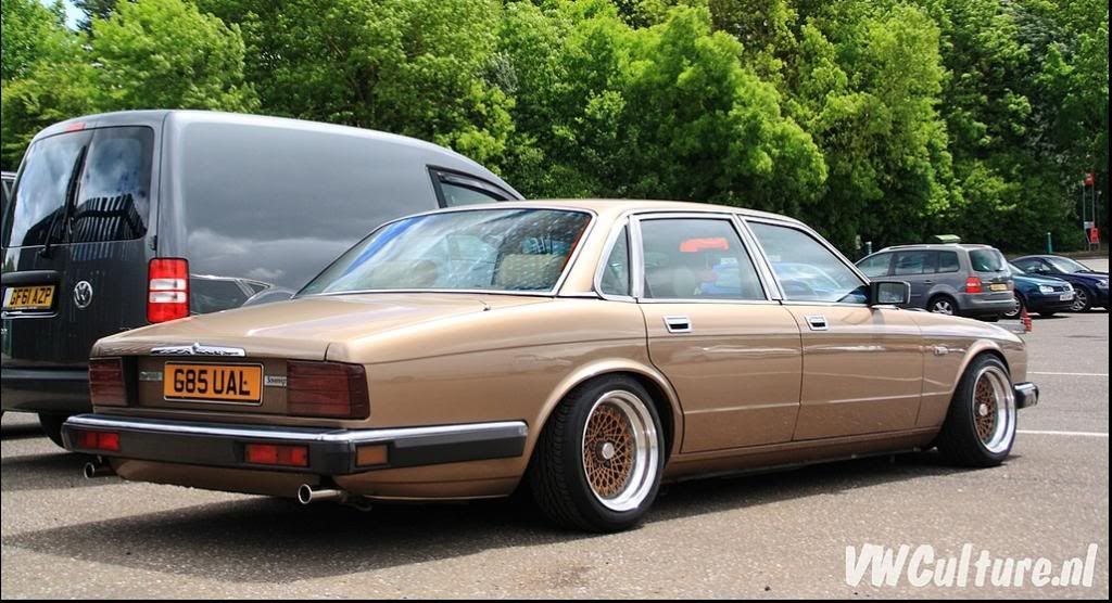 Coches en Polonia.