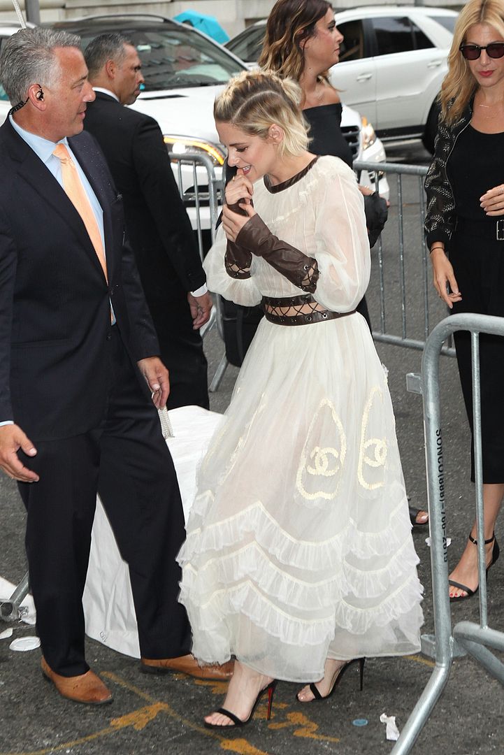 photo ADORINGKS-ARRIVING 12.jpg