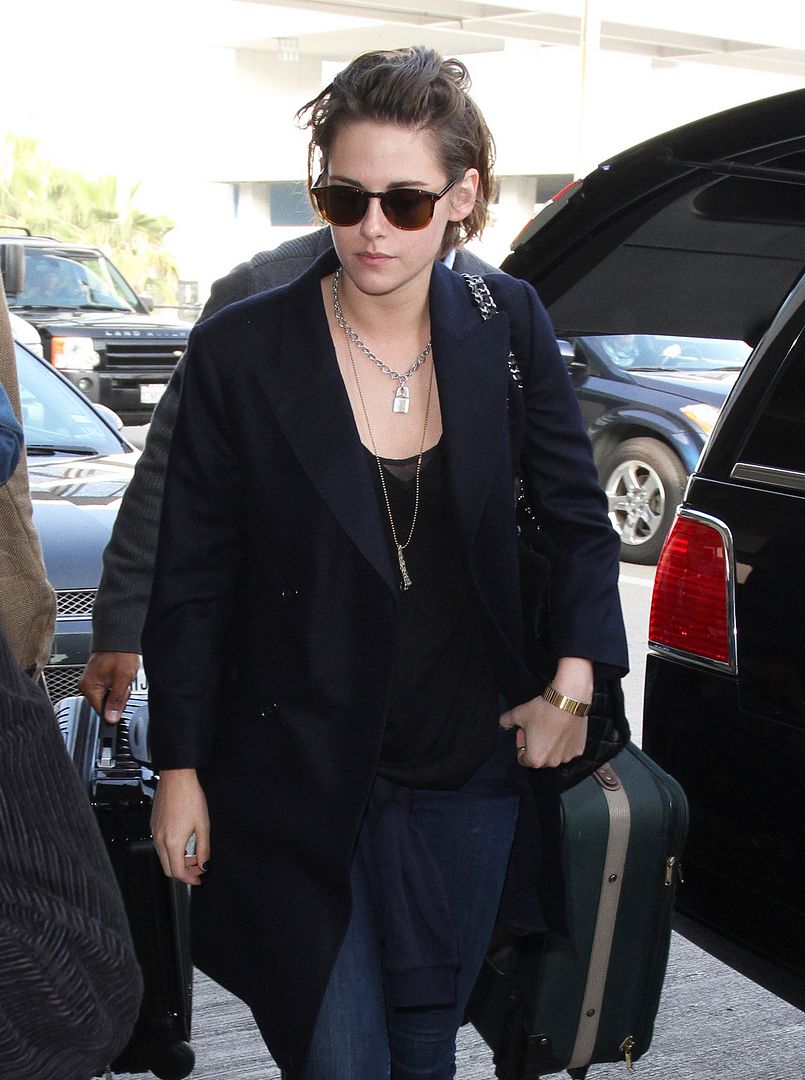 photo KstewartfansLAX2.jpg